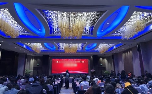 �������C����Y����