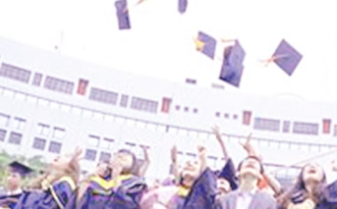 廣告設計專業(yè)畢業(yè)生自薦信