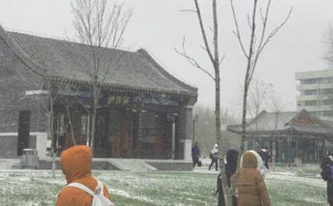 �ֽ��^�L(f��ng)ѩɽ��R��.ʾ����.