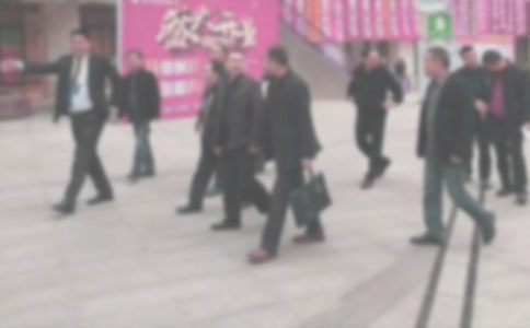 ���̾����չ�ʾ�����R��