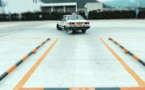 �{У�Բ��(b��o)��