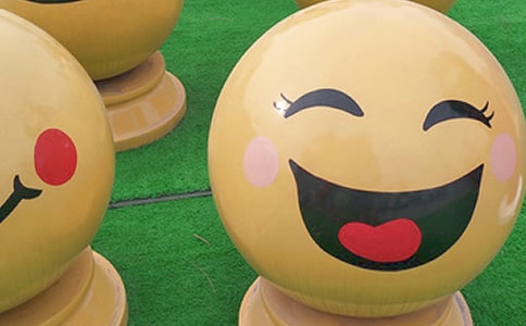 快樂的小學作文300字大全(8篇)