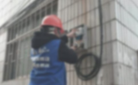 寬帶CDMA發(fā)射機低相噪本振源的設(shè)計