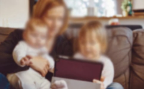 獻(xiàn)給母親的詩朗誦(通用8首)