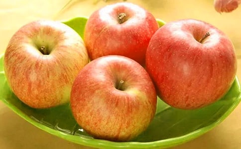 《蘋(píng)果落地》