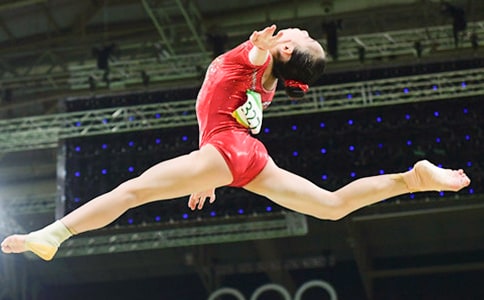 略論藝術體操的起源和在高校的發(fā)展