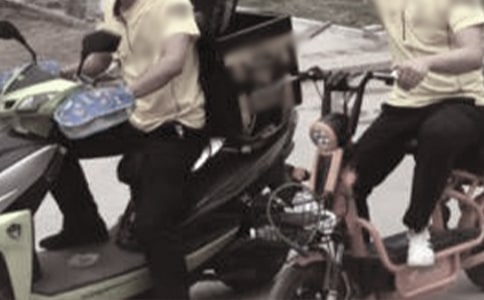 體諒?fù)赓u小哥作文