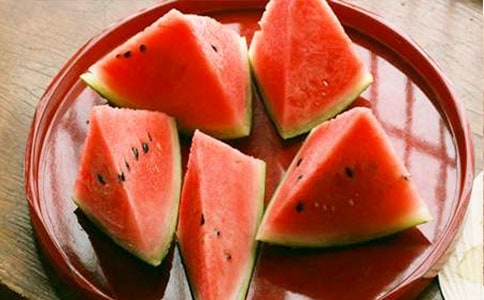 愛吃西瓜的我小學(xué)生作文(精選3篇)