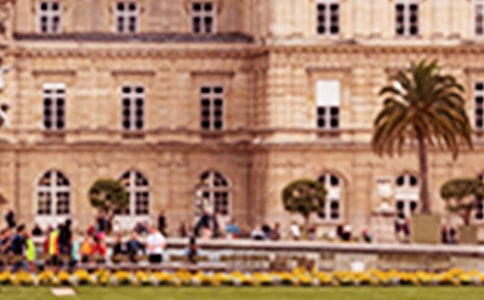 藝術(shù)學(xué)院服裝設(shè)計專業(yè)畢業(yè)生自我介紹