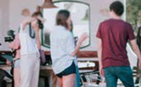 �Ӱ�݆TƸ�ú�ͬ