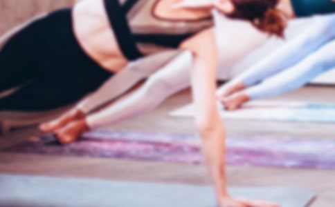 �٤����������